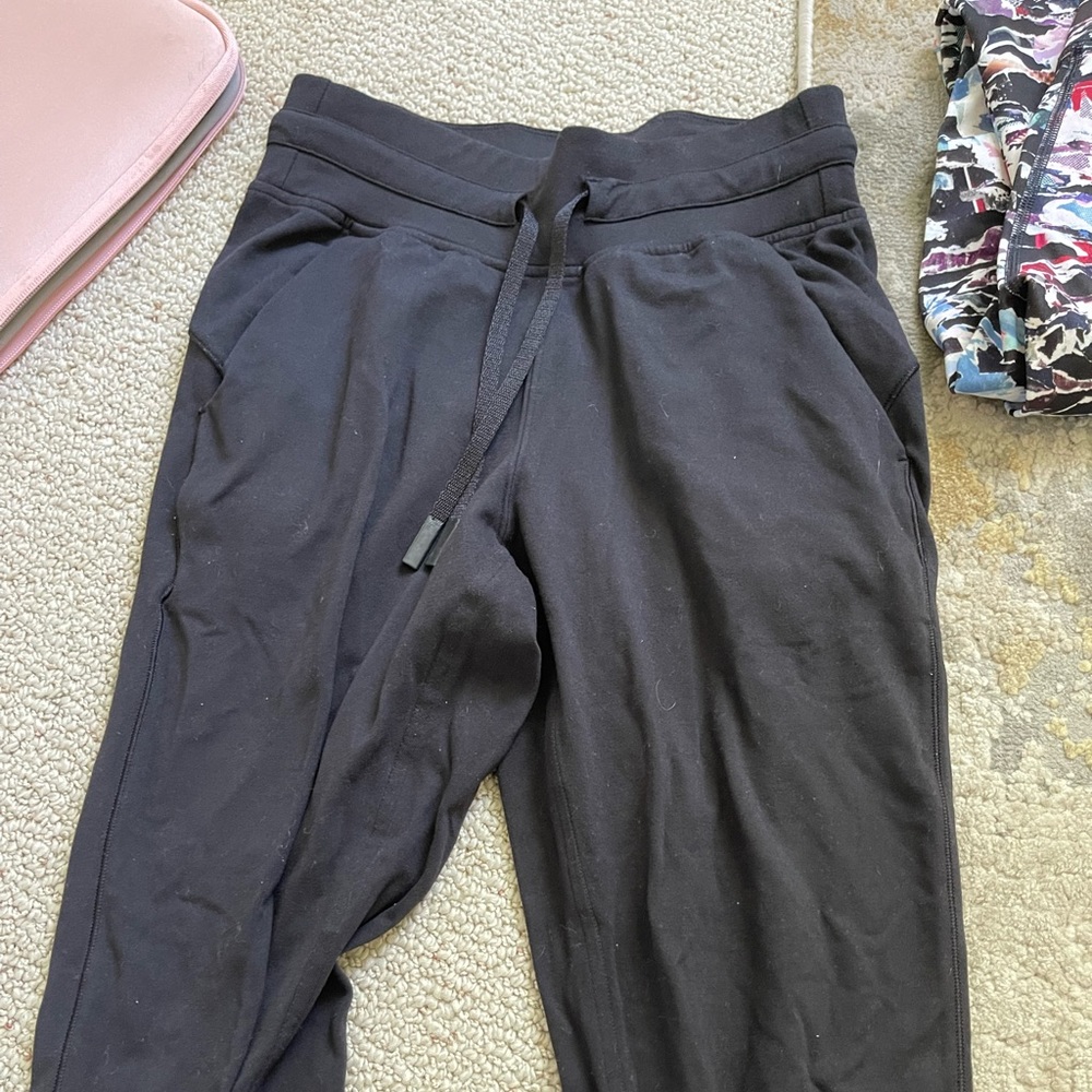 Lululemon nulu joggers size 2